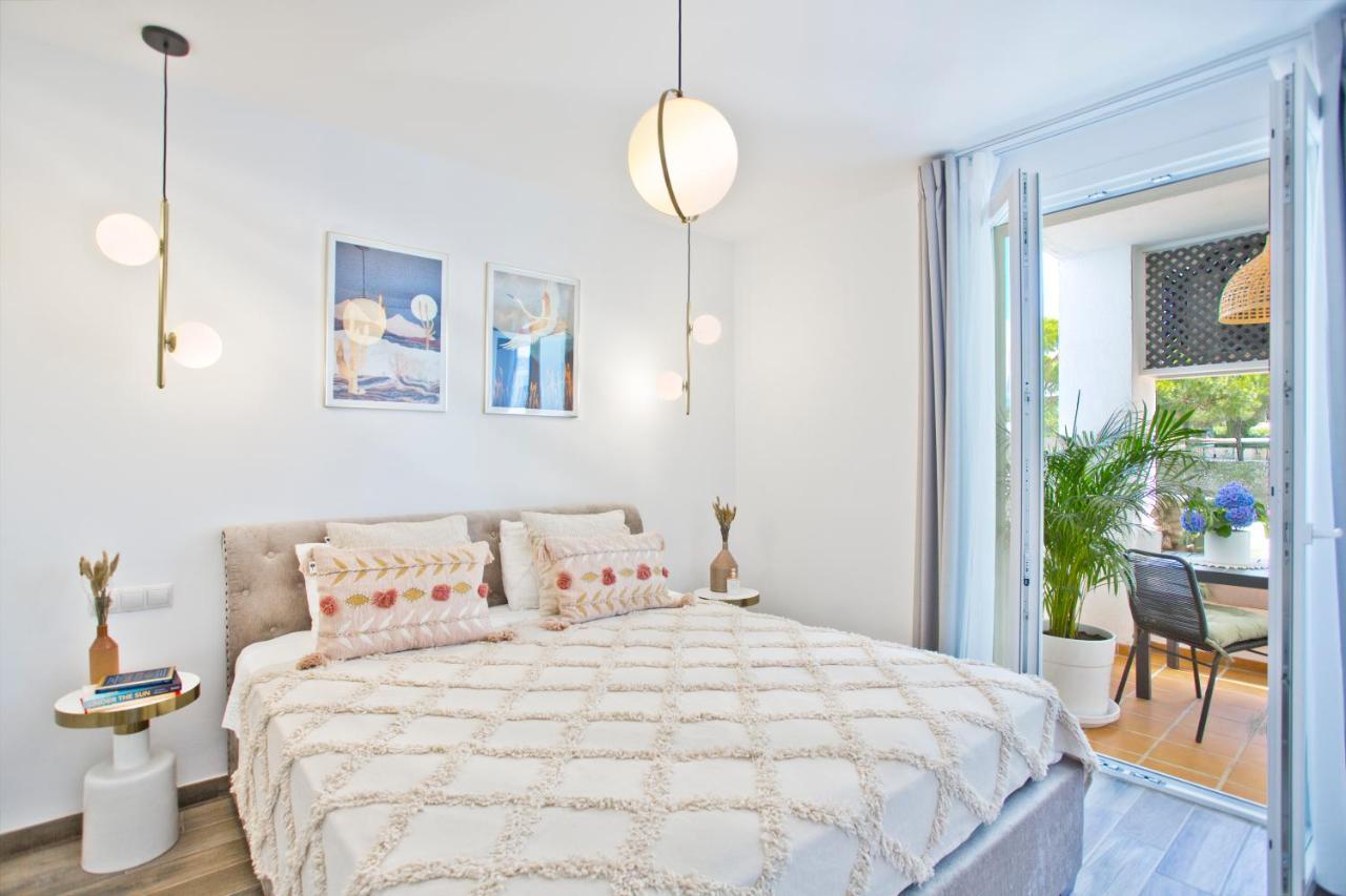 Beachfront Luxury Complex With Tropical Gardens & Pools Marbella Ngoại thất bức ảnh