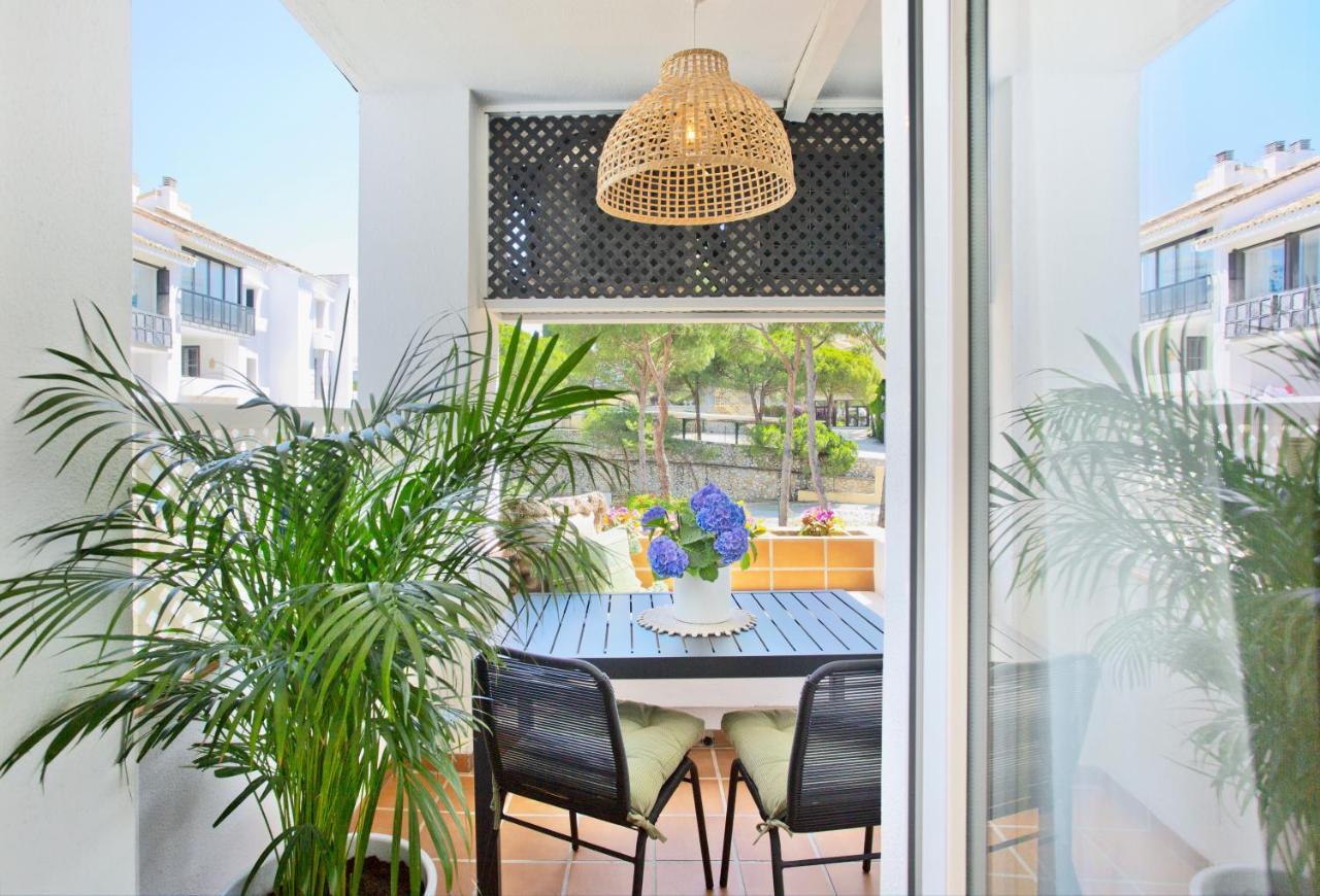 Beachfront Luxury Complex With Tropical Gardens & Pools Marbella Ngoại thất bức ảnh